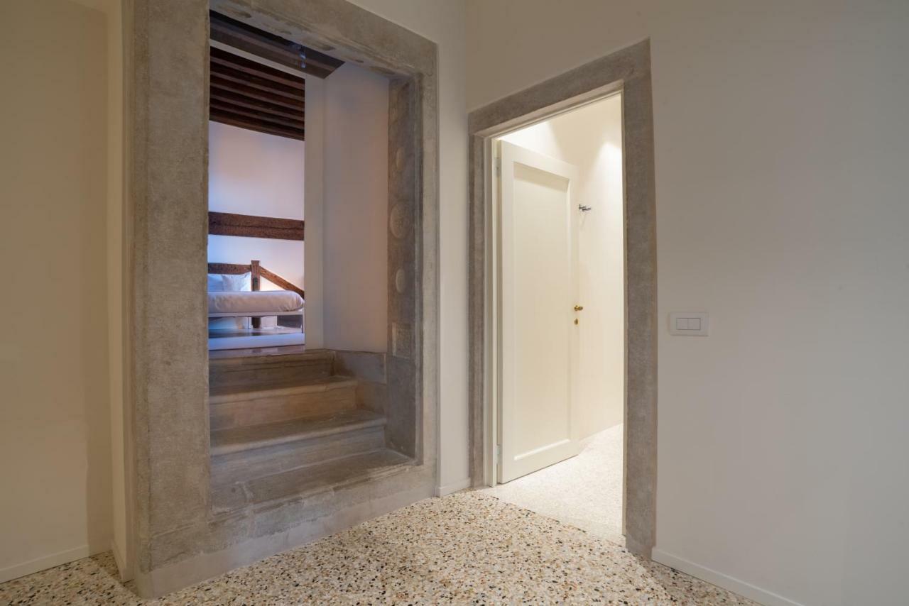 Palazzo Vendramin Costa Apartment เวนิส ภายนอก รูปภาพ