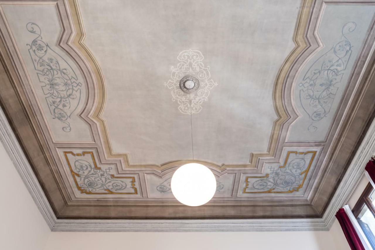 Palazzo Vendramin Costa Apartment เวนิส ภายนอก รูปภาพ