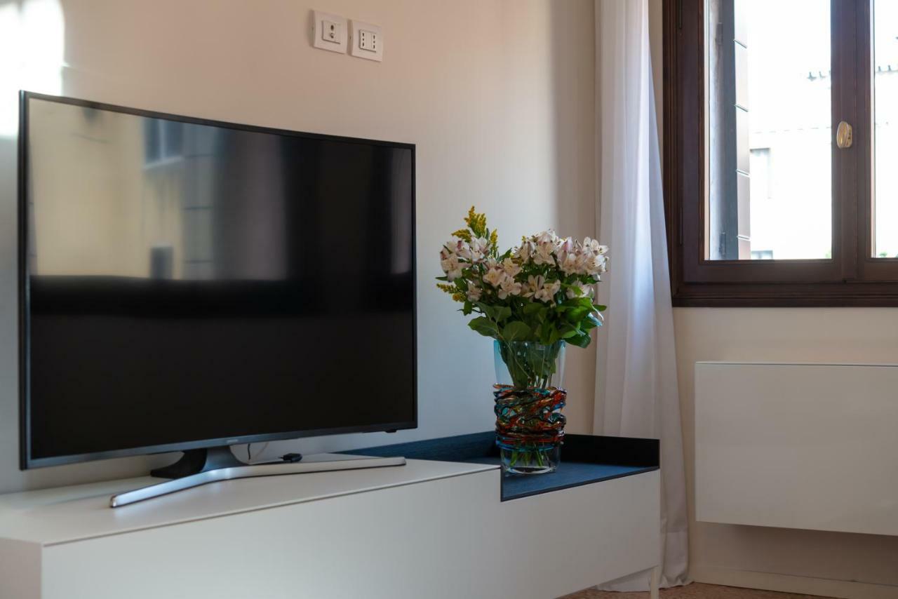 Palazzo Vendramin Costa Apartment เวนิส ภายนอก รูปภาพ