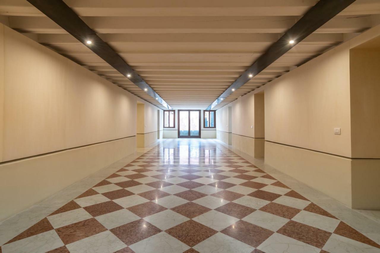 Palazzo Vendramin Costa Apartment เวนิส ภายนอก รูปภาพ