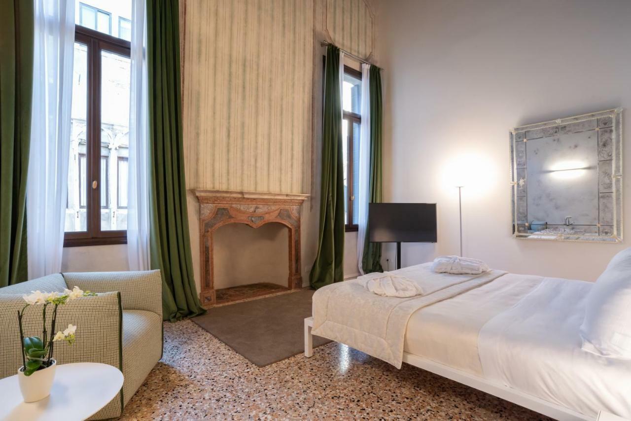 Palazzo Vendramin Costa Apartment เวนิส ภายนอก รูปภาพ